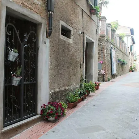 La Casina Di Via Cresci, 14 Lägenhet